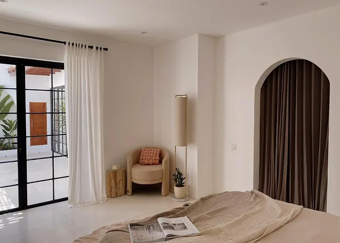White Eden فيلة تْشانغو